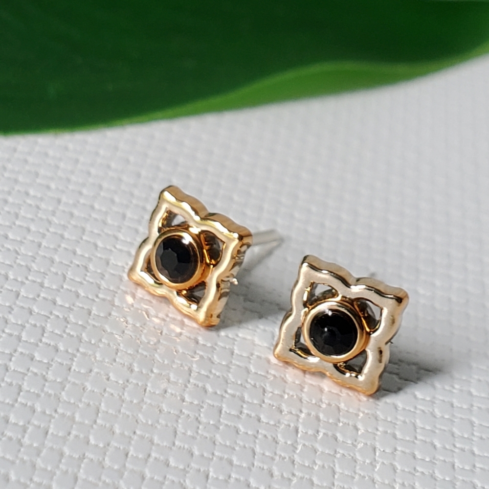 Hypoallergenic Plastic Tiny Studs Earrings